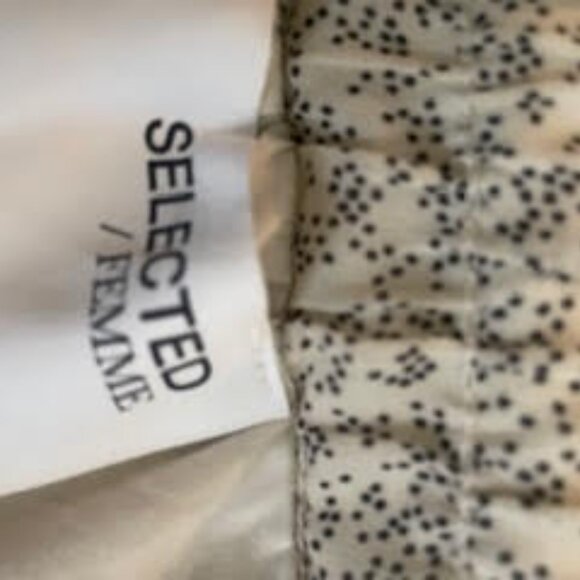 clothes - Picture 15 of 16